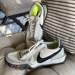 Nike women’s waffle racer